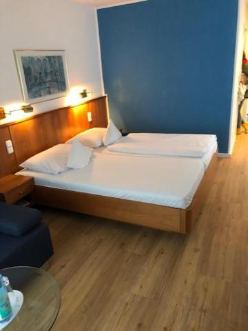 Seminar- Und Urlaubshotel Schulz Bergen  Exteriör bild